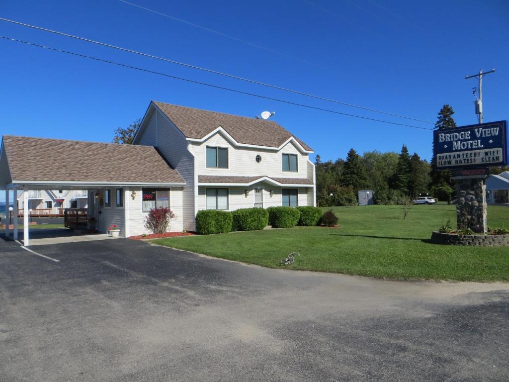 Bridgeview Motel Mackinaw City Exterior foto